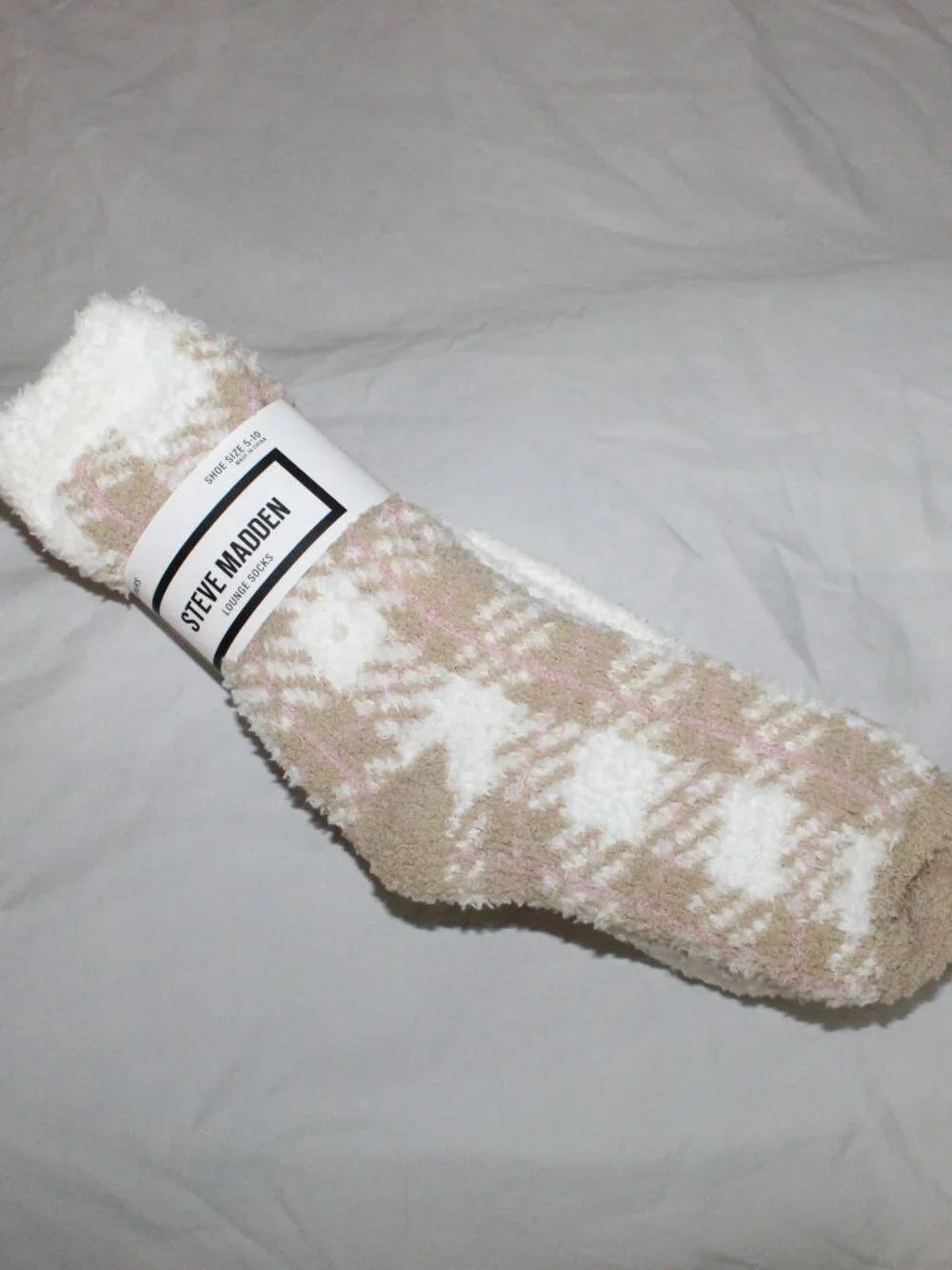 NWT Steve Madden Women's Fuzzy Lounge Socks 3 Pack White, Tan & Pink Size 5-10